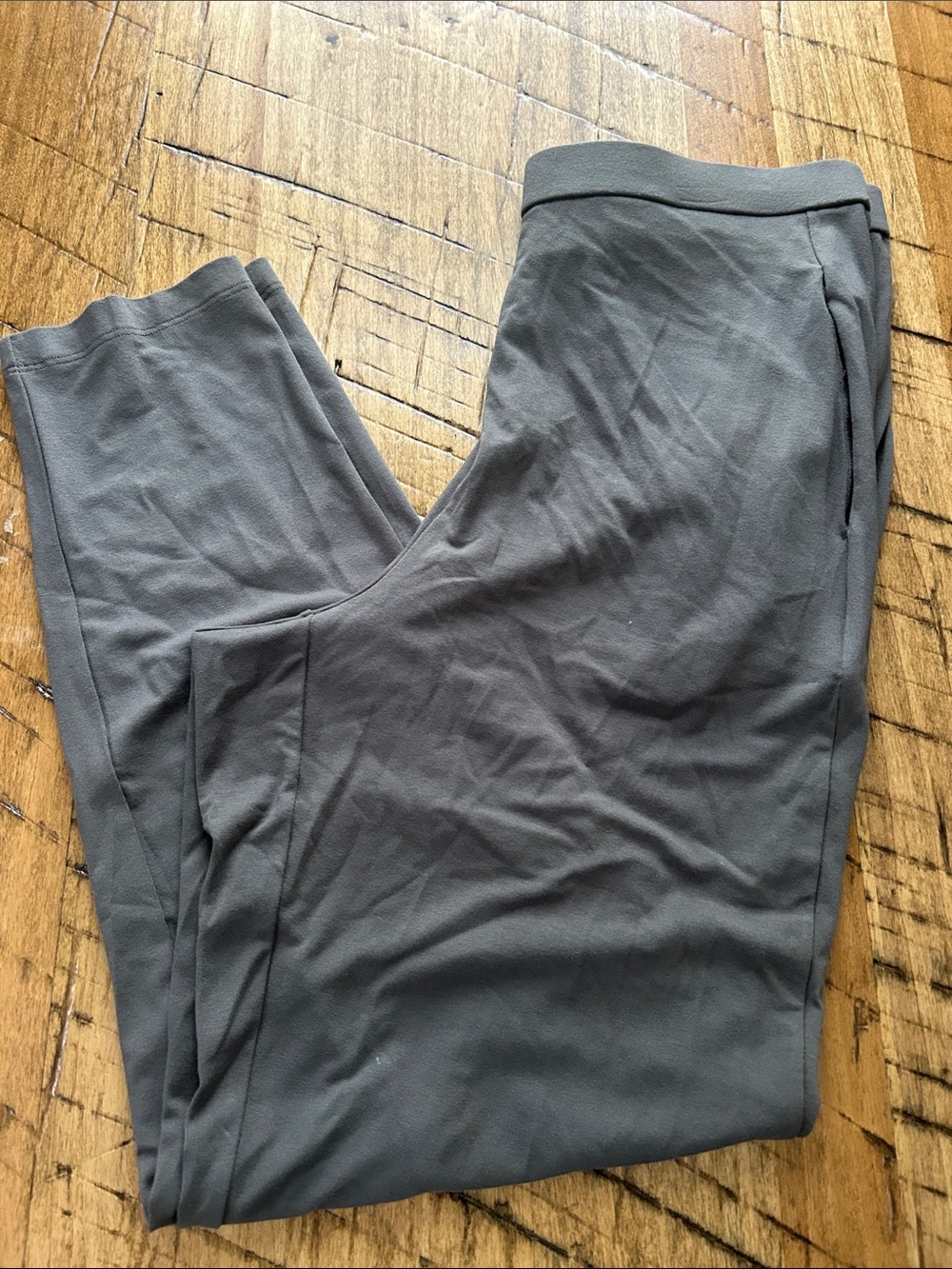 Eileen Fisher ladies gray lightweight pants S/P size Ex cond.